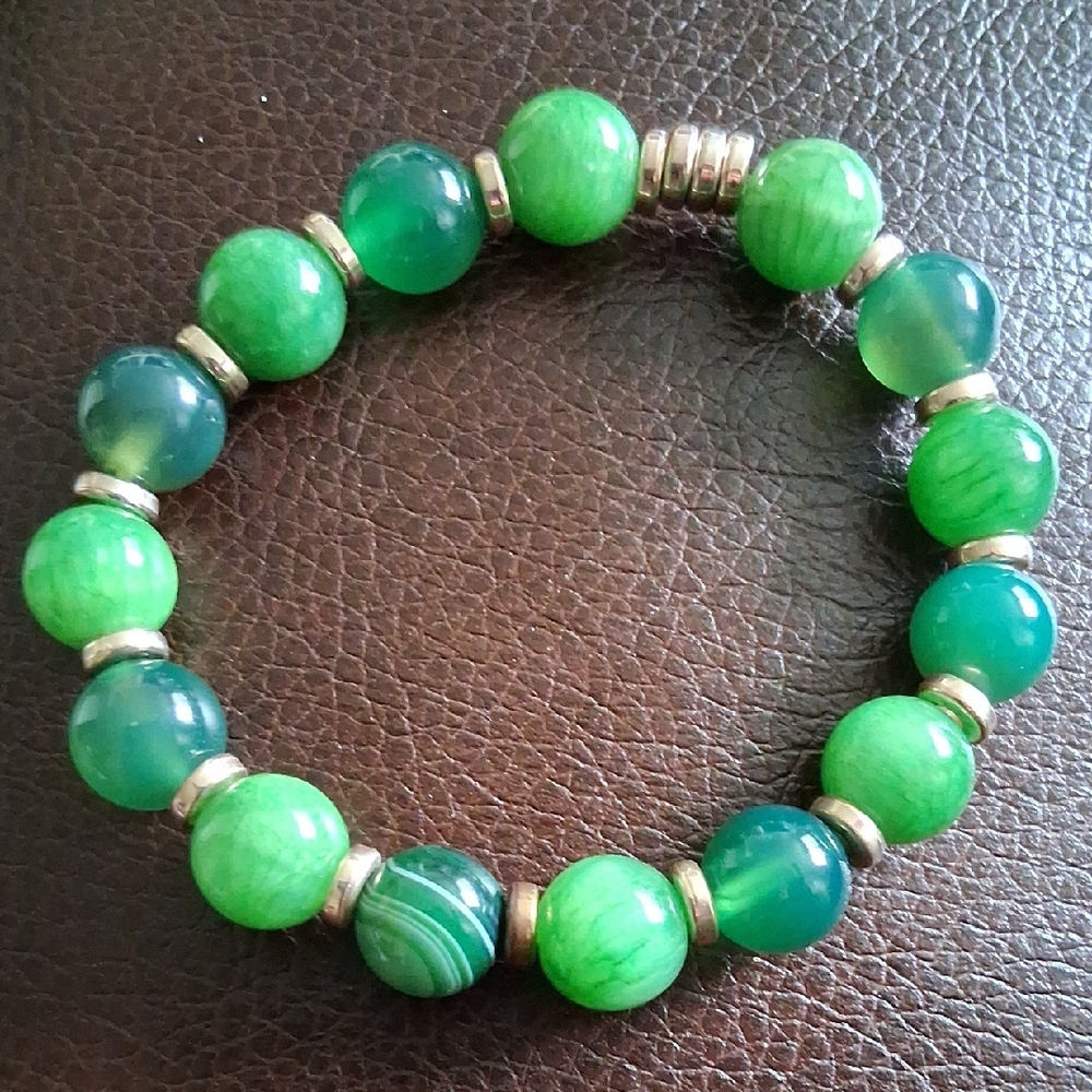 Vibrant Green Agate Bracelet with Silver Accents